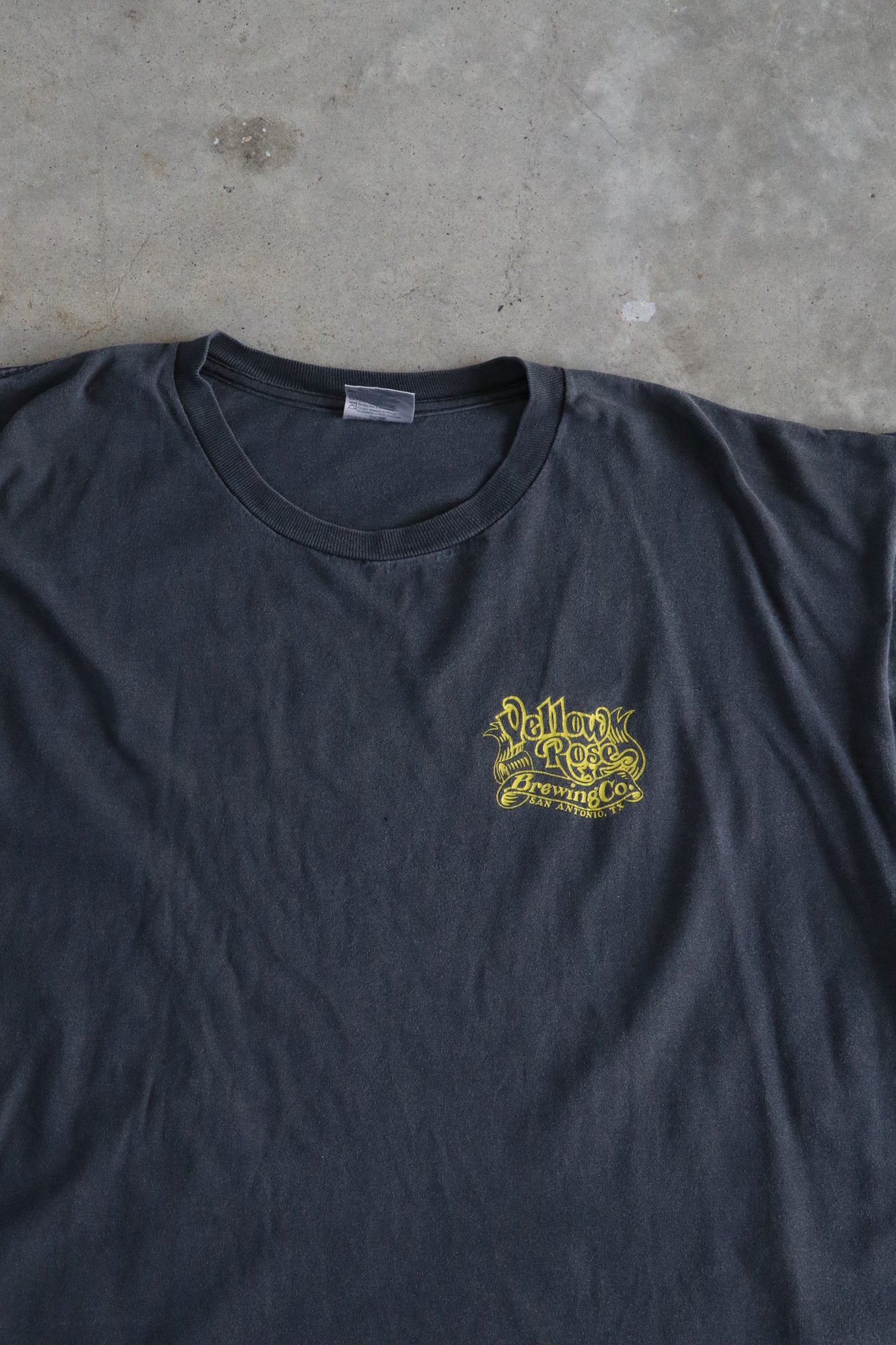 Vintage Yellow Rose Brewing Co Tee XL
