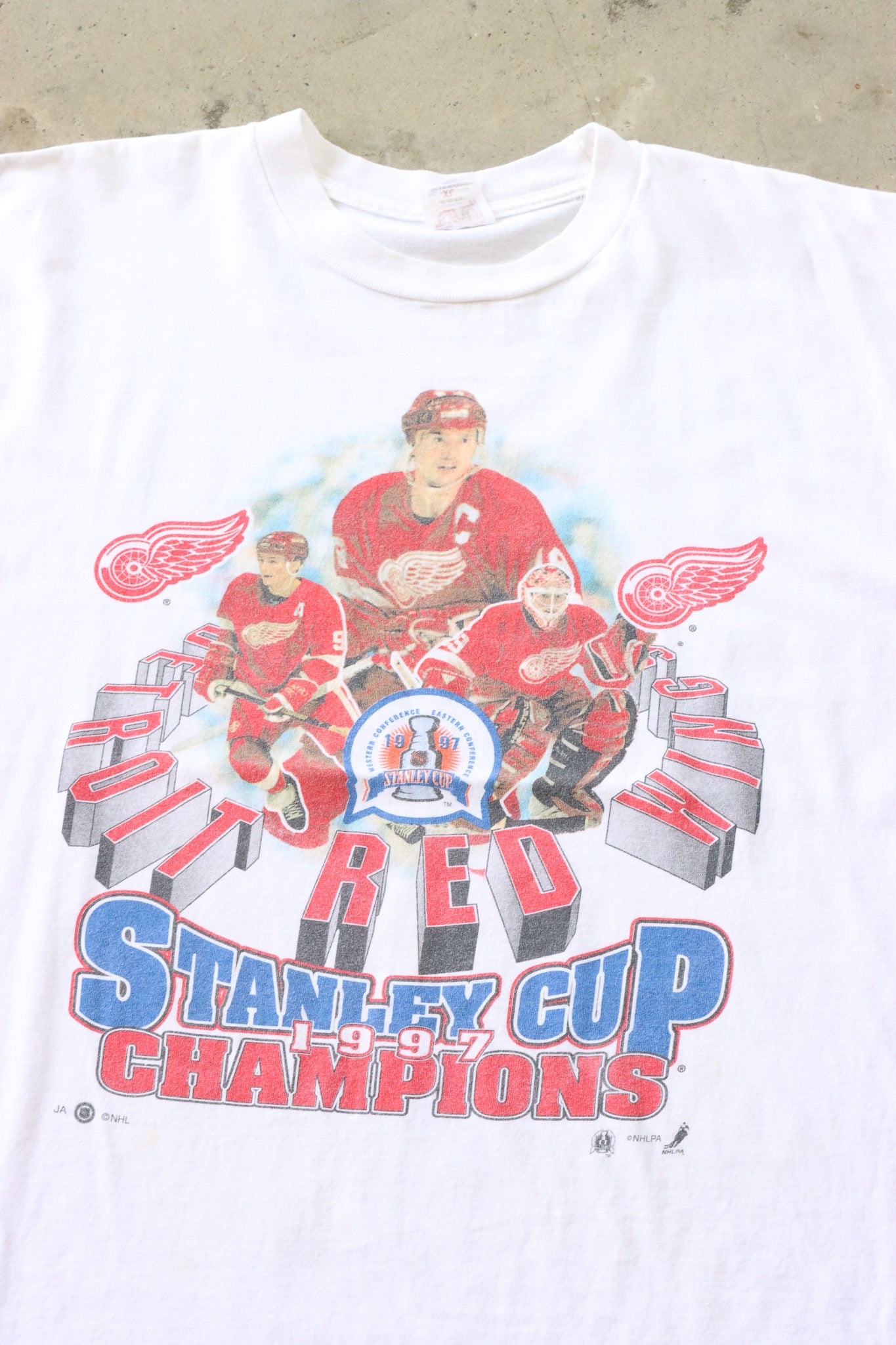Vintage 1997 NHL Detroit Red Wings Tee XL