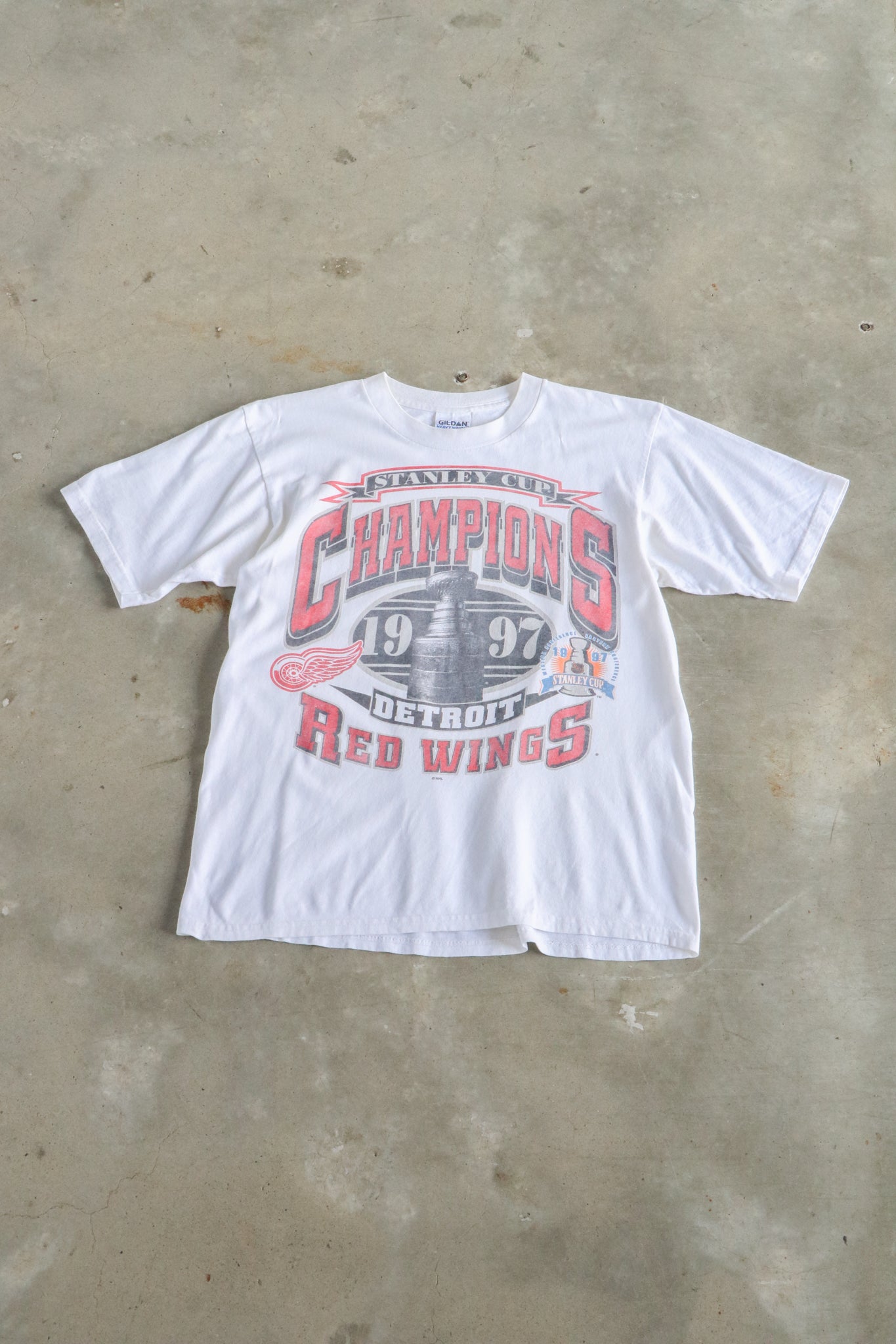 Vintage 1997 NHL Detroit Red Wings Tee Medium