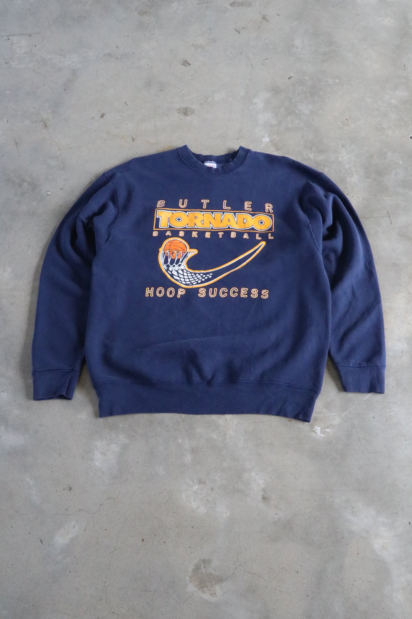Vintage Tornado Basketball Sweater XL
