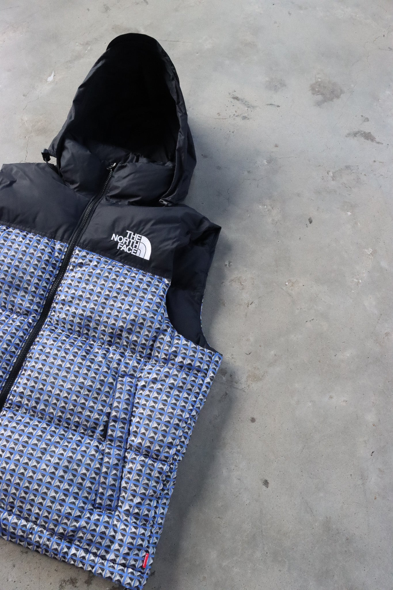 Supreme The North Face Studded Puff Vest Jacket