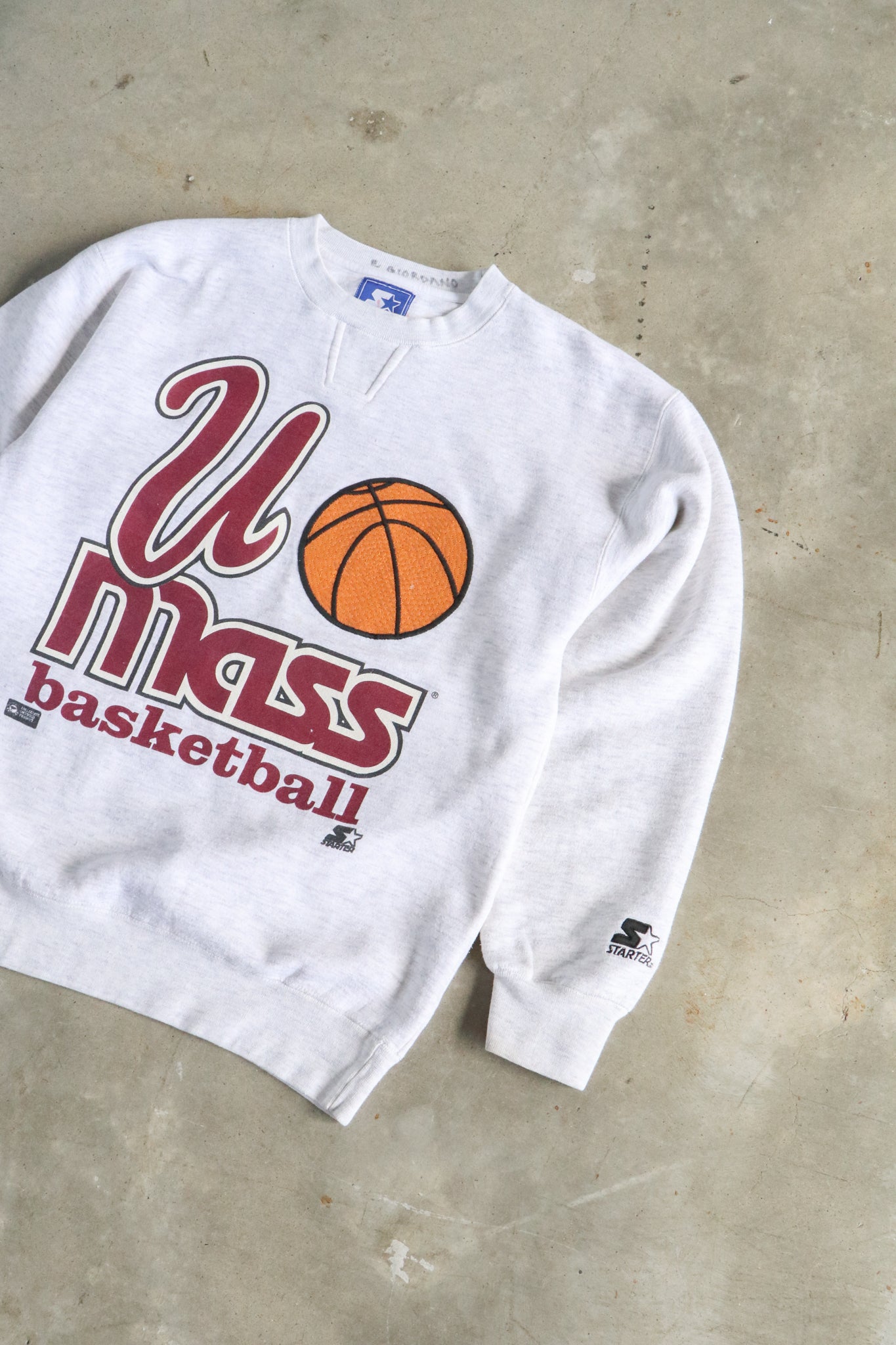 Vintage UMass Basketball Sweater Medium